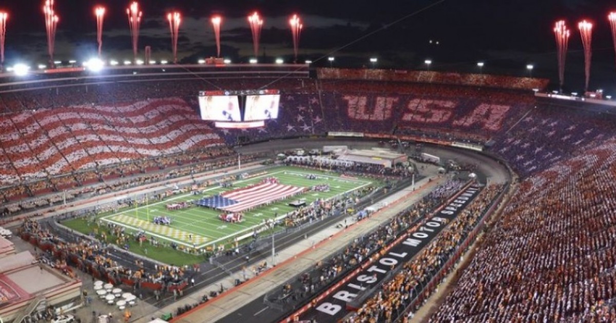Etats Unis Un Record De Spectateurs Pour Un Match De Football Americain Universitaire